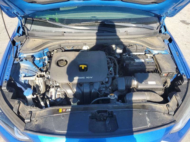 Фото 11 - HYUNDAI ELANTRA