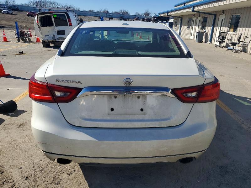 Фото 6 - NISSAN MAXIMA