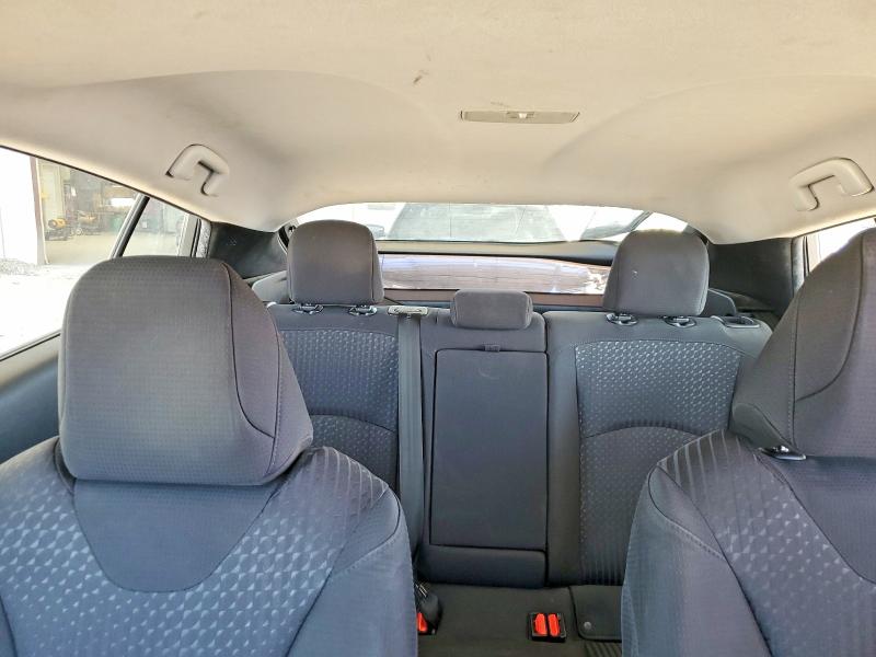 Фото 10 - TOYOTA PRIUS