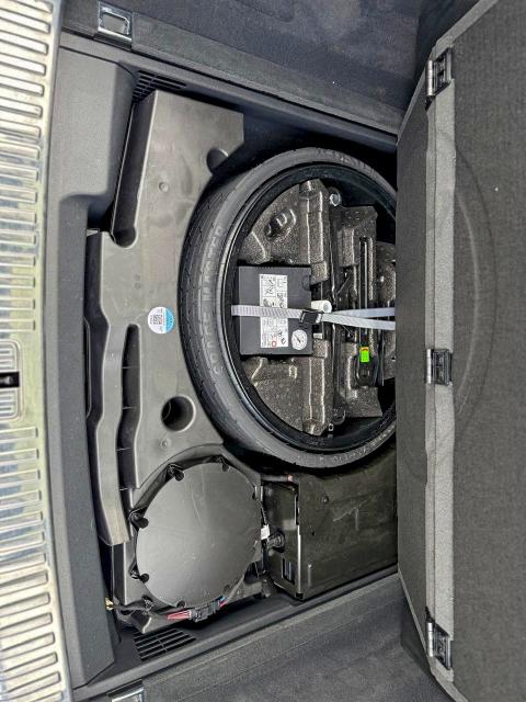 Фото 6 - AUDI Q8