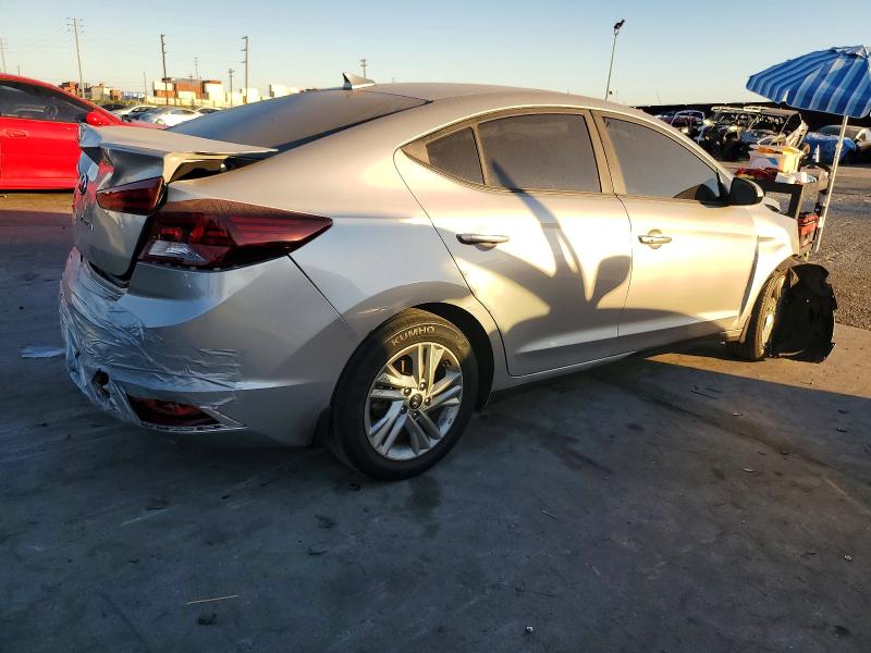 Фото 3 - HYUNDAI ELANTRA