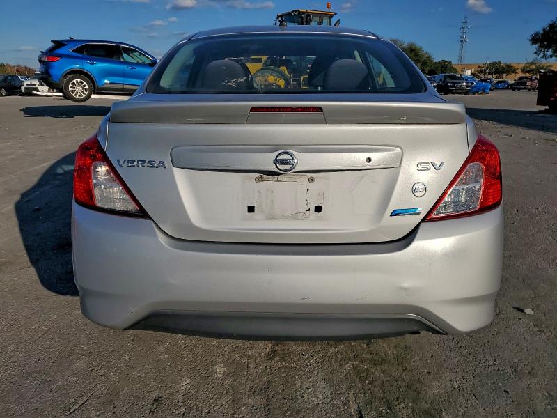 Фото 6 - NISSAN VERSA