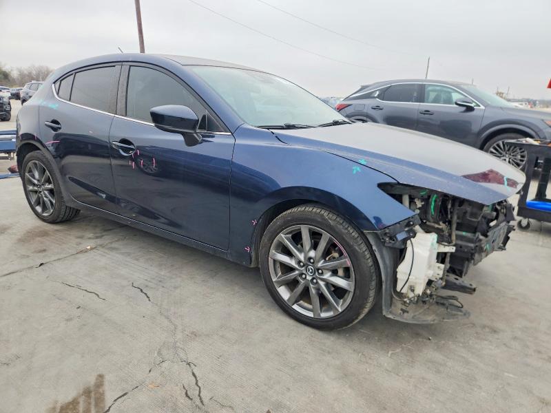 Фото 4 - MAZDA 3