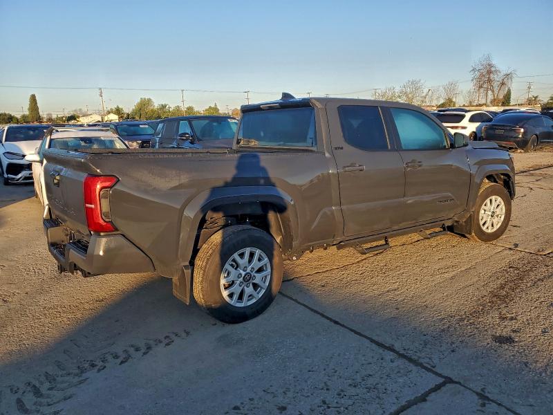 Фото 3 - TOYOTA TACOMA