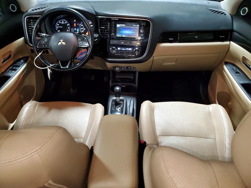 Фото 8 - MITSUBISHI OUTLANDER