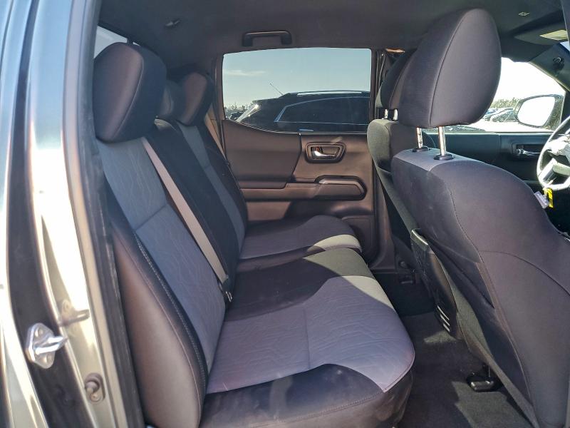 Фото 10 - TOYOTA TACOMA