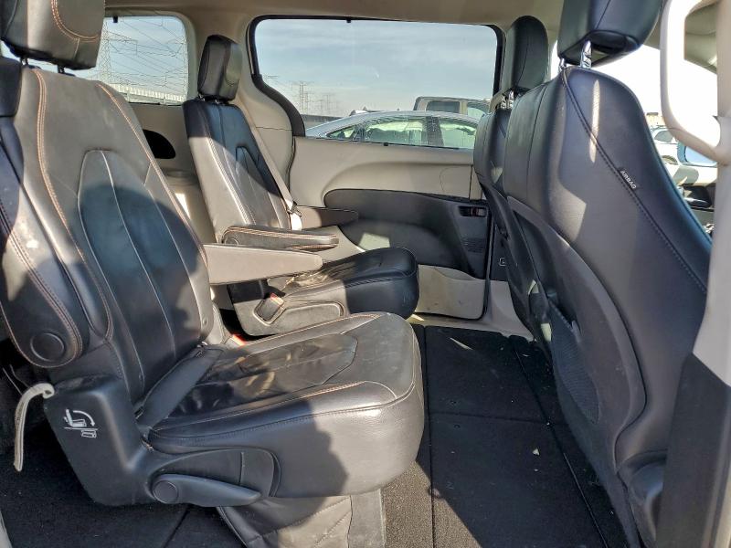 Фото 10 - CHRYSLER PACIFICA