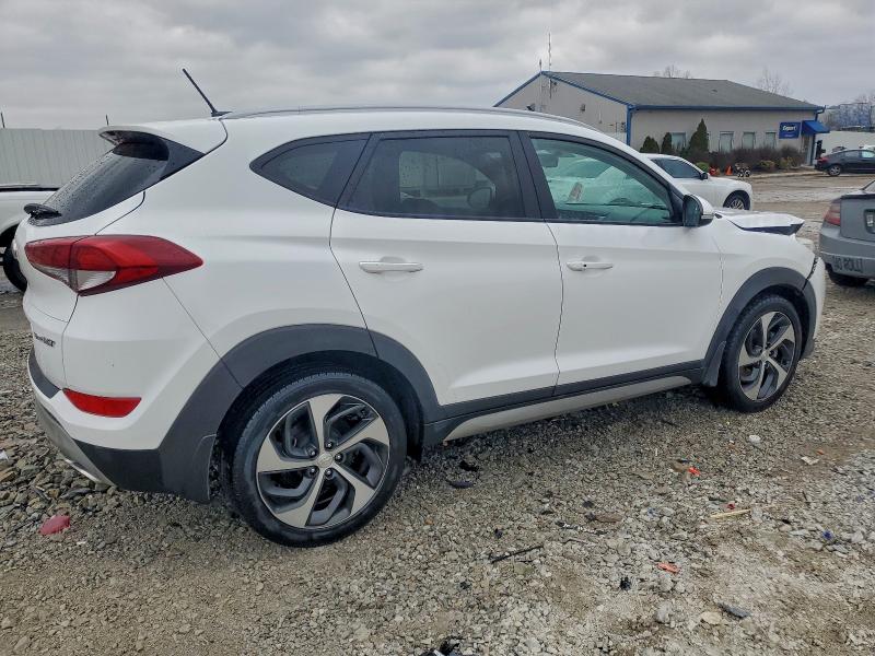 Фото 3 - HYUNDAI TUCSON