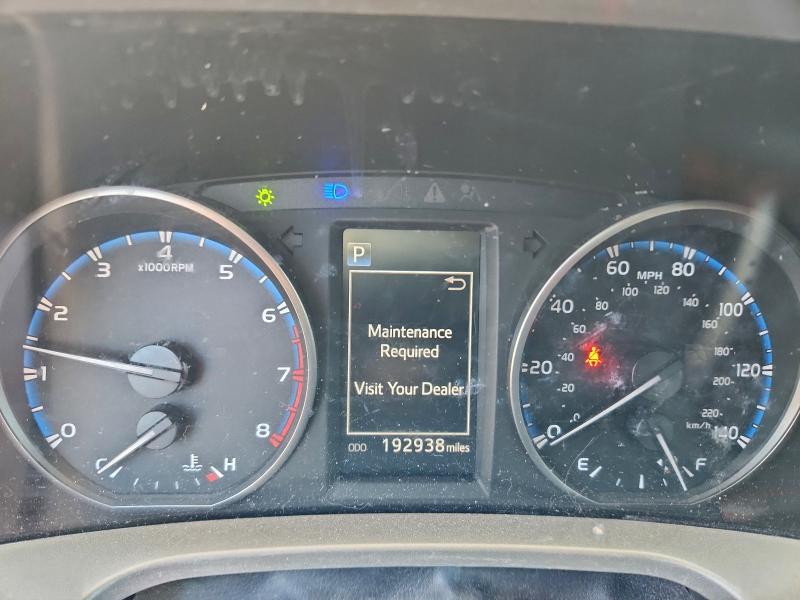 Фото 9 - TOYOTA RAV4