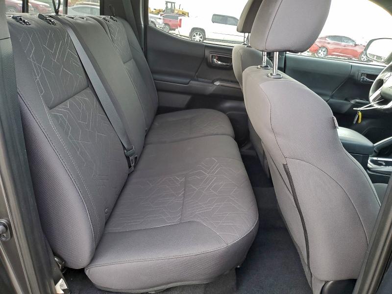 Фото 10 - TOYOTA TACOMA