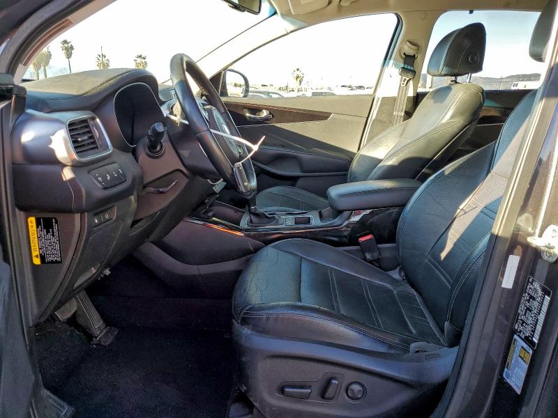 Фото 7 - KIA SORENTO