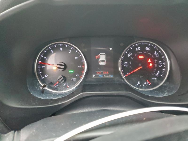 Фото 9 - TOYOTA RAV4