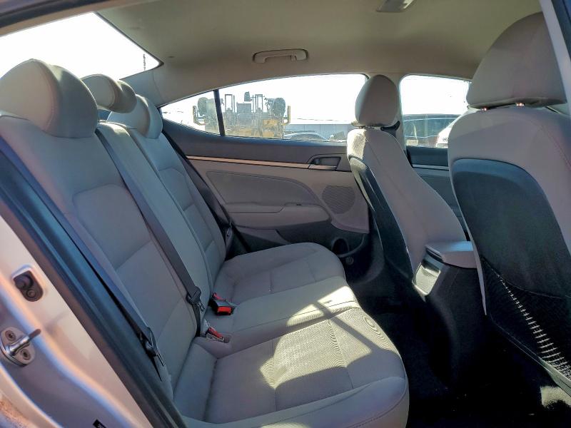 Фото 10 - HYUNDAI ELANTRA