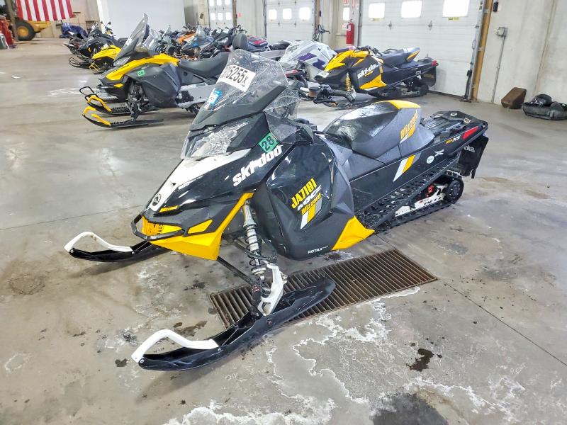 Фото 2 - SKI-DOO SNOWMOBILE