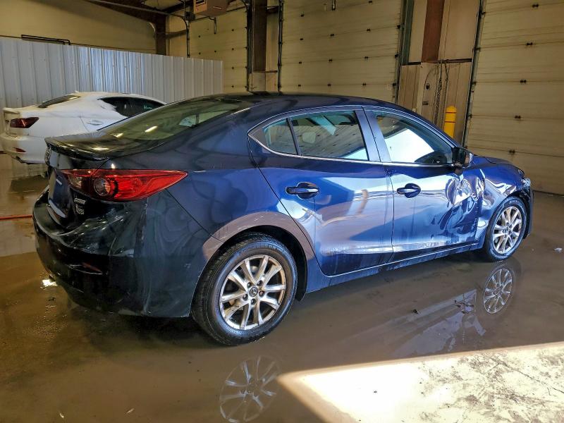 Фото 3 - MAZDA 3