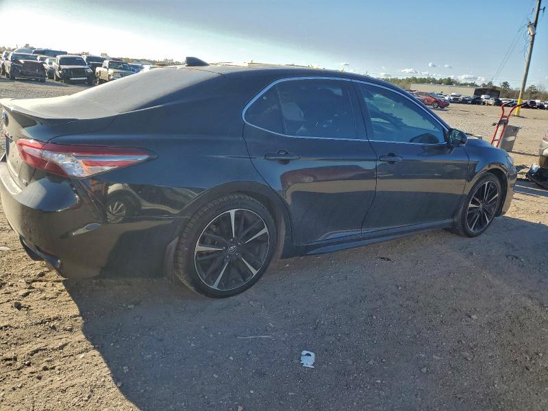 Фото 3 - TOYOTA CAMRY