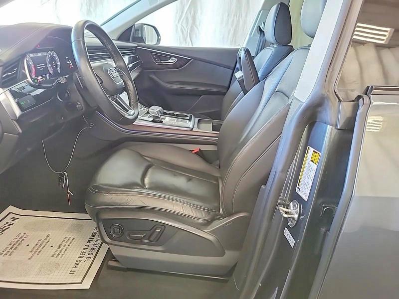 Фото 5 - AUDI Q8