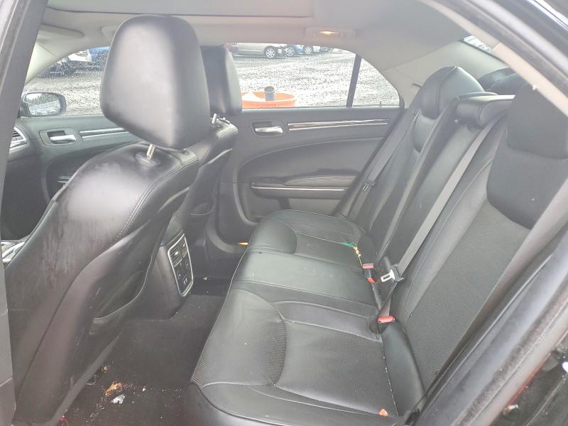 Фото 11 - CHRYSLER 300