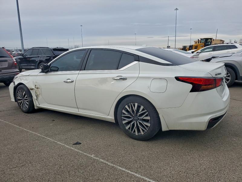 Фото 2 - NISSAN ALTIMA