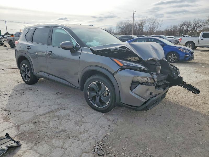 Фото 4 - NISSAN ROGUE