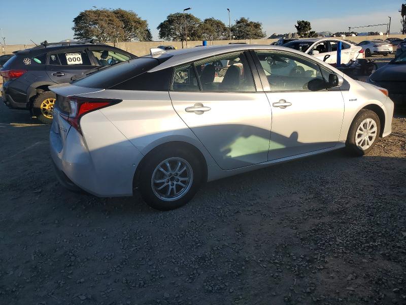 Фото 3 - TOYOTA PRIUS