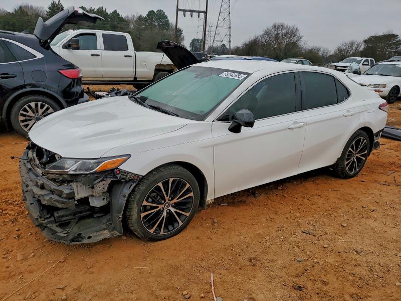 Фото 1 - TOYOTA CAMRY