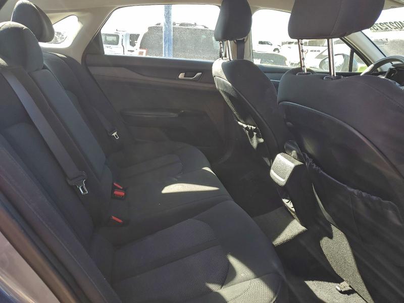 Фото 10 - KIA K5