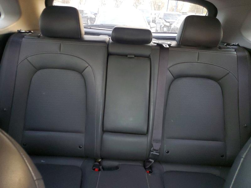 Фото 10 - HYUNDAI KONA