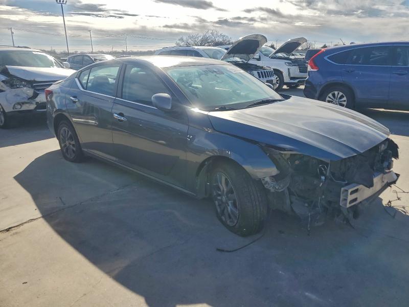 Фото 4 - NISSAN ALTIMA