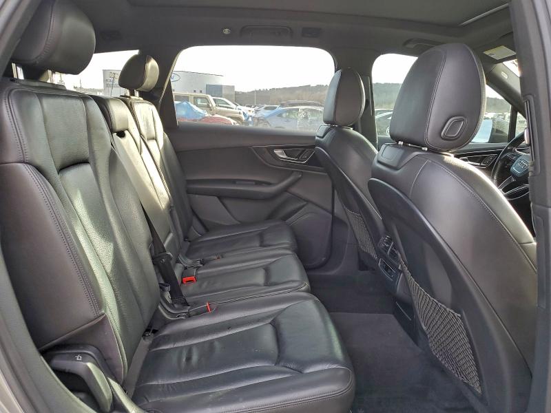 Фото 11 - AUDI Q7