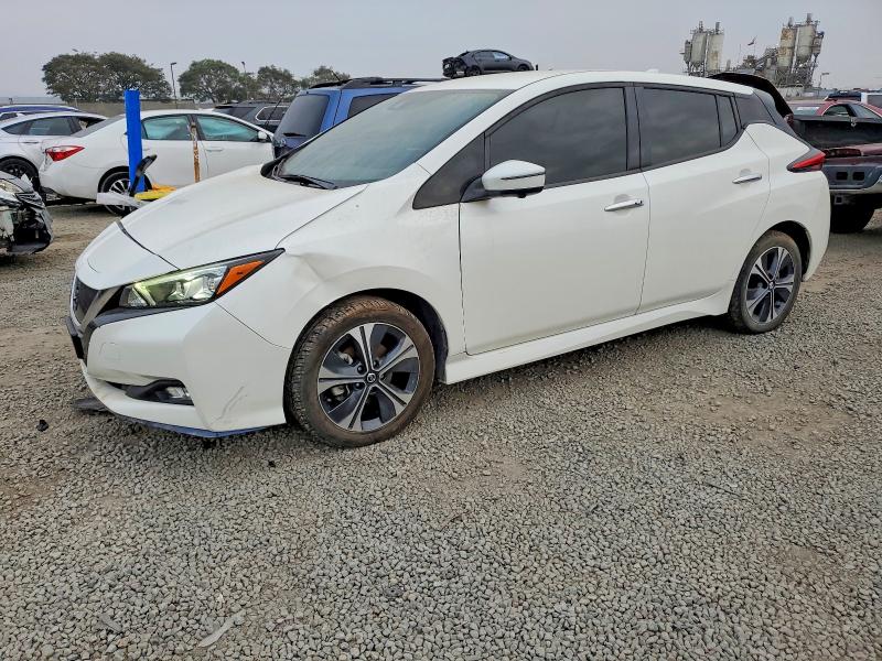 Фото 1 - NISSAN LEAF