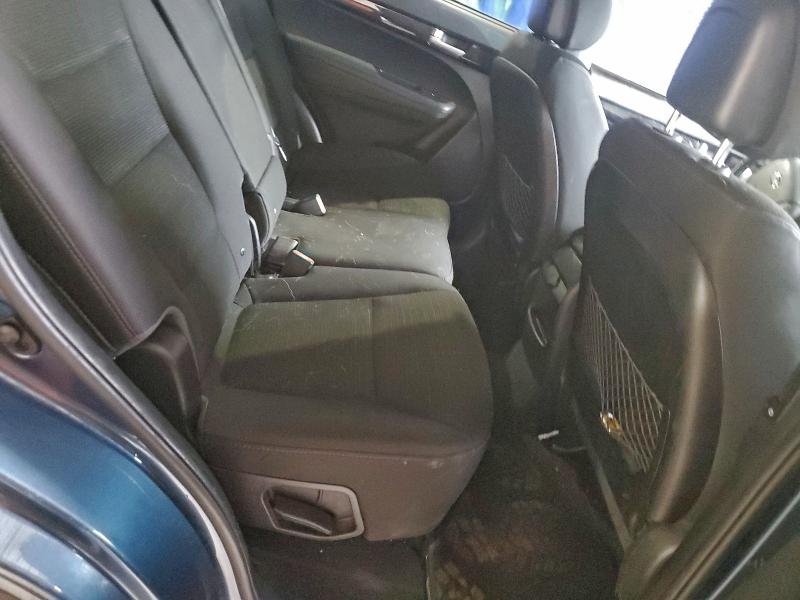 Фото 11 - KIA SORENTO