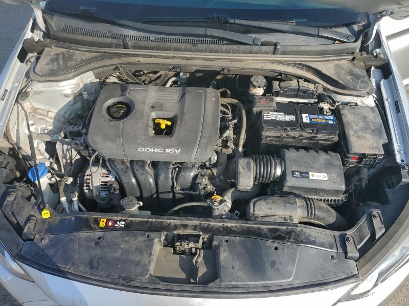 Фото 11 - HYUNDAI ELANTRA