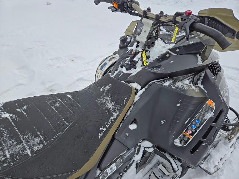 SKI-DOO SNOWMOBILE 2022