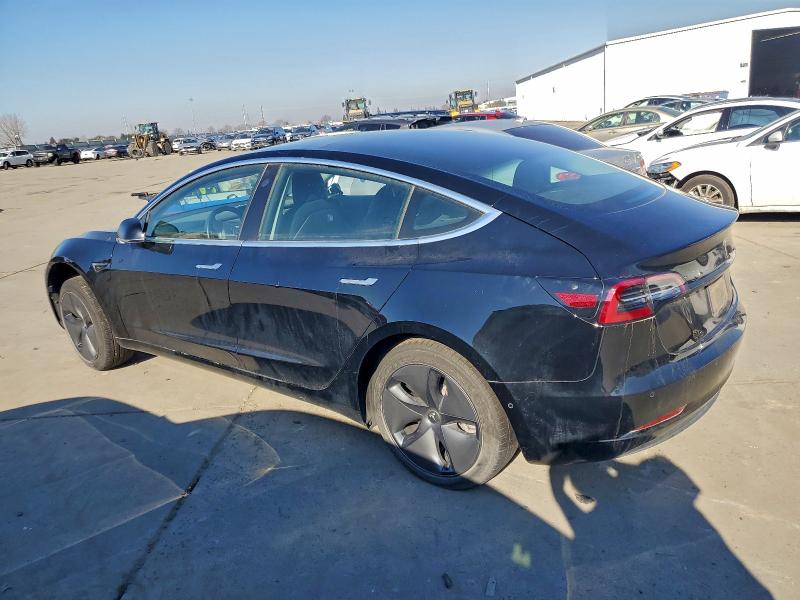 Фото 2 - TESLA MODEL 3