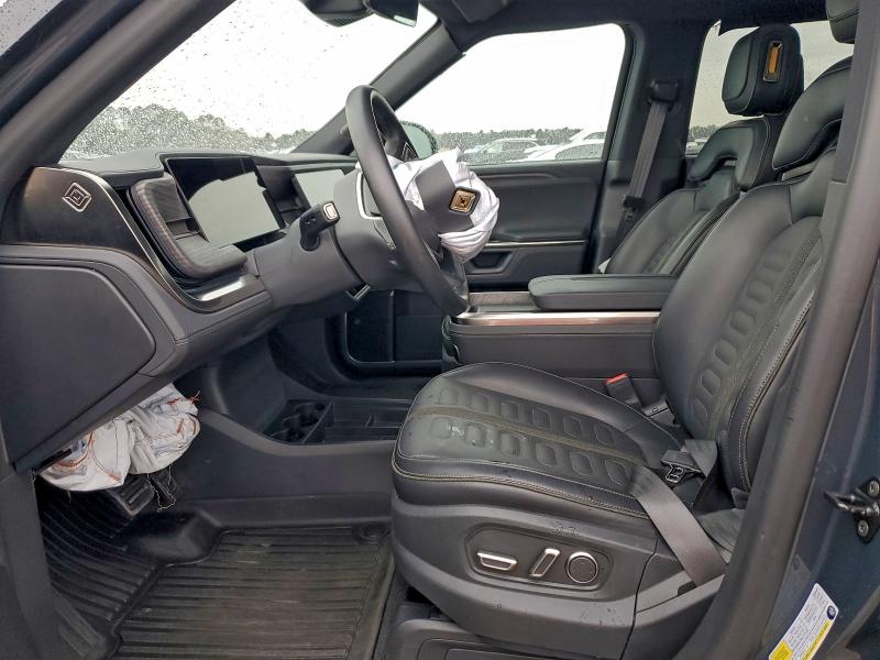 RIVIAN RIT 2025 VIN 7FCTGBAA7SN041690