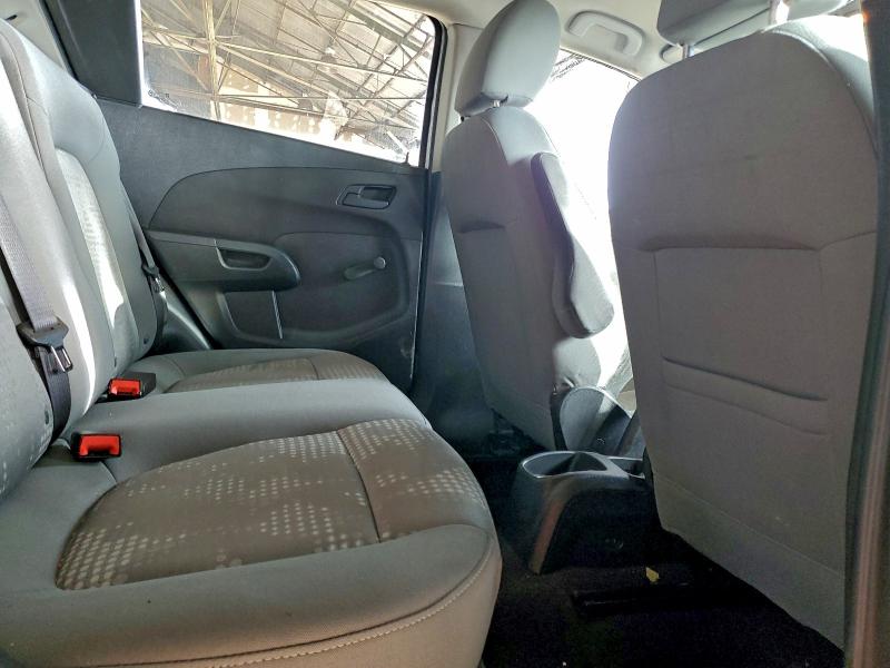 Фото 10 - CHEVROLET SONIC