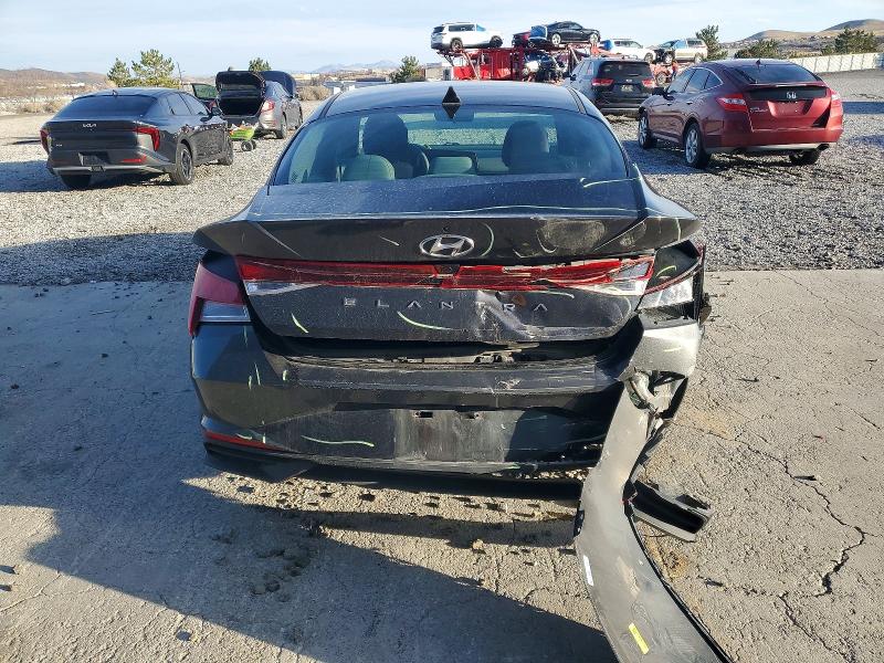 Фото 6 - HYUNDAI ELANTRA