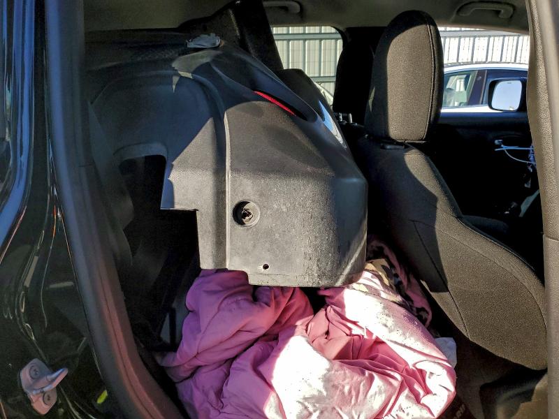 Фото 10 - JEEP RENEGADE