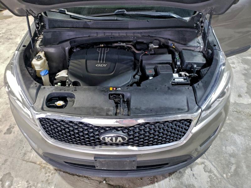 Фото 12 - KIA SORENTO
