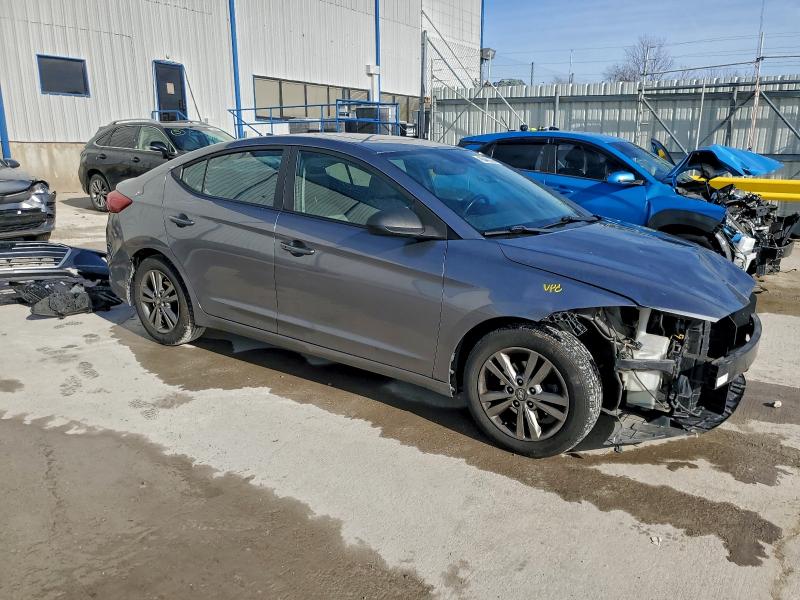 Фото 4 - HYUNDAI ELANTRA