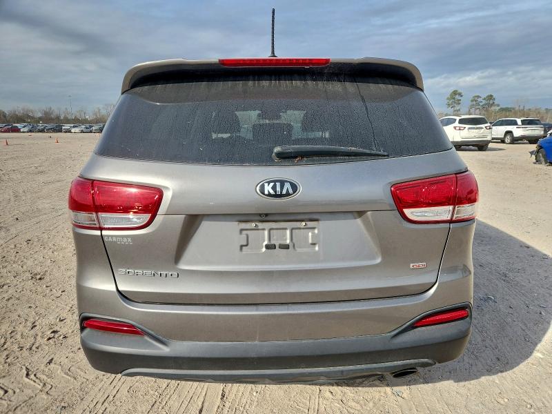 Фото 6 - KIA SORENTO