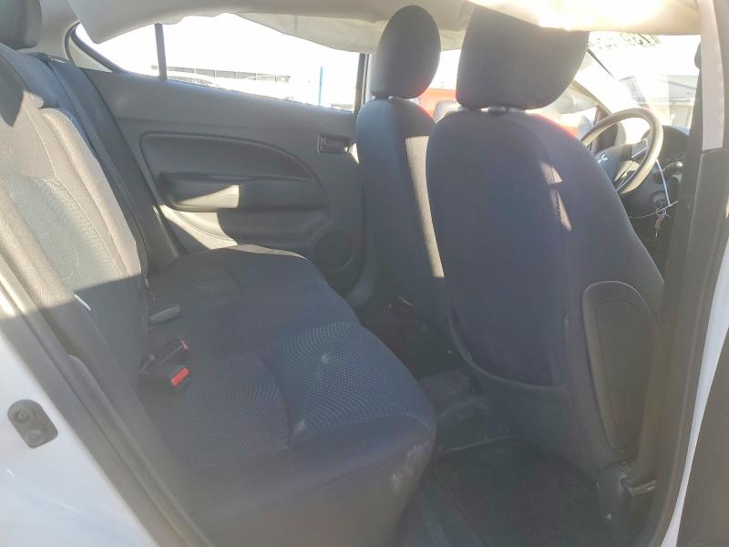 Фото 10 - MITSUBISHI MIRAGE