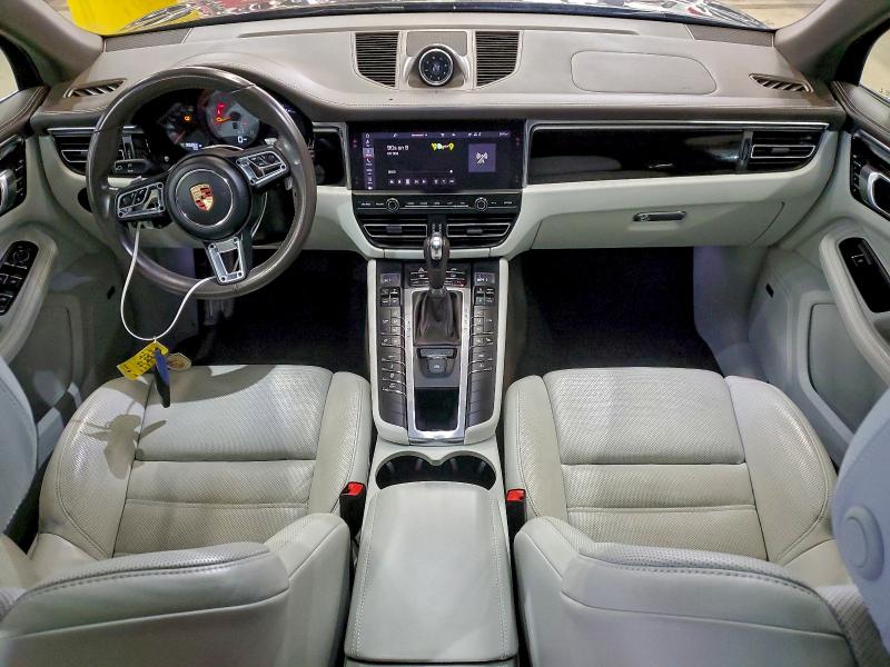 Фото 8 - PORSCHE MACAN
