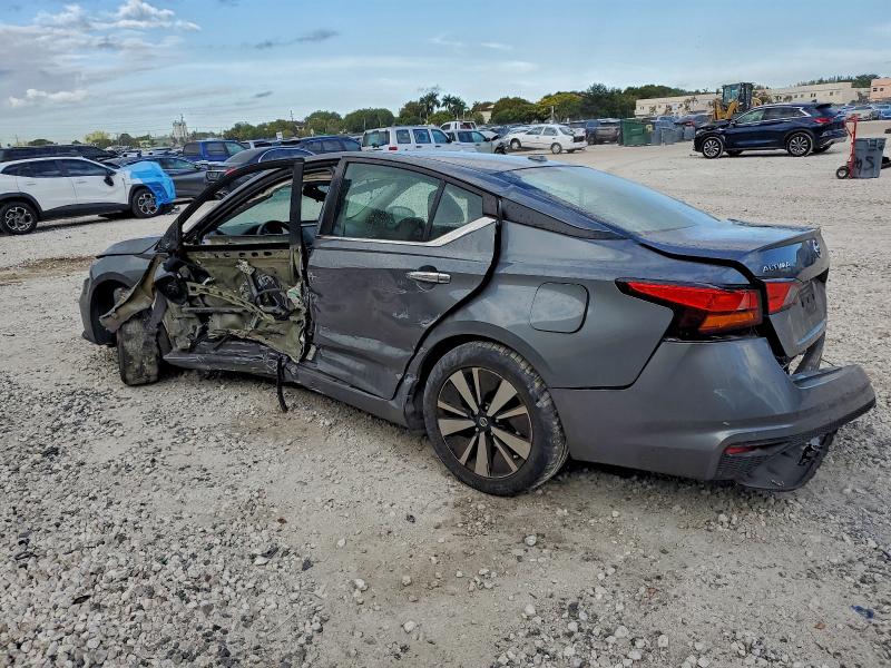 Фото 2 - NISSAN ALTIMA