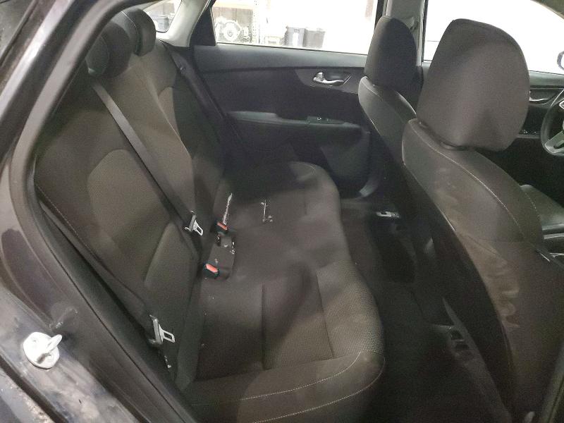 Фото 10 - KIA FORTE