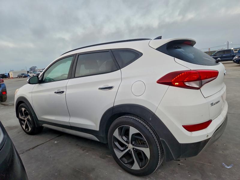 Фото 2 - HYUNDAI TUCSON