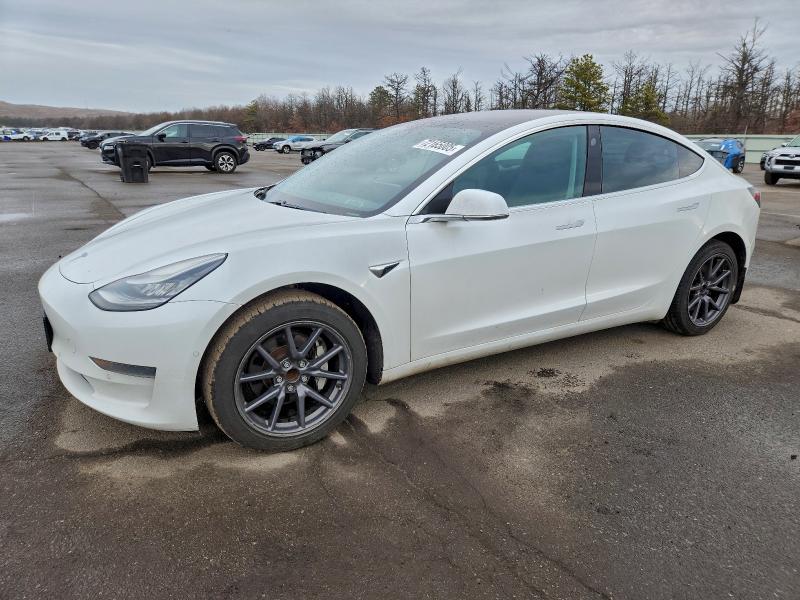 Фото 1 - TESLA MODEL 3