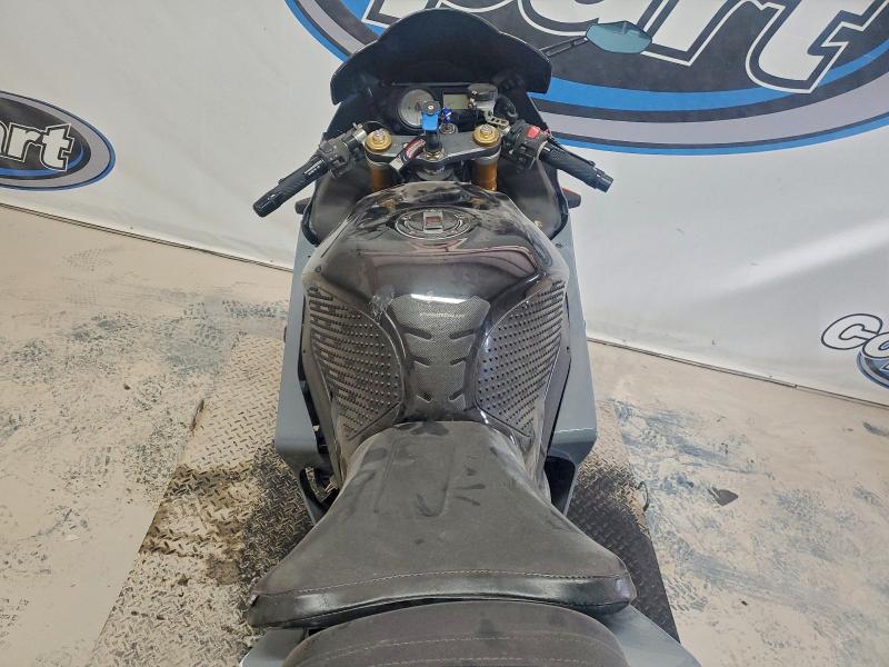 SUZUKI GSXR1000 2004