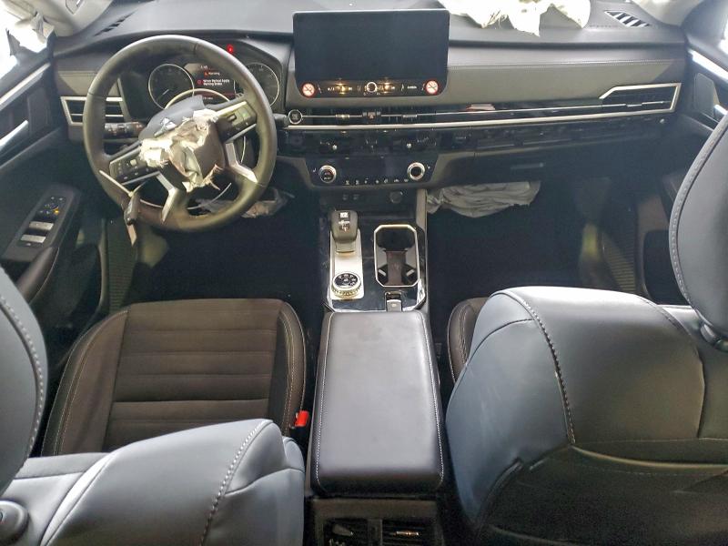 Фото 8 - MITSUBISHI OUTLANDER